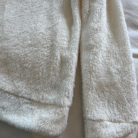 Talbots cream fleece pullover - Picture 3 of 3